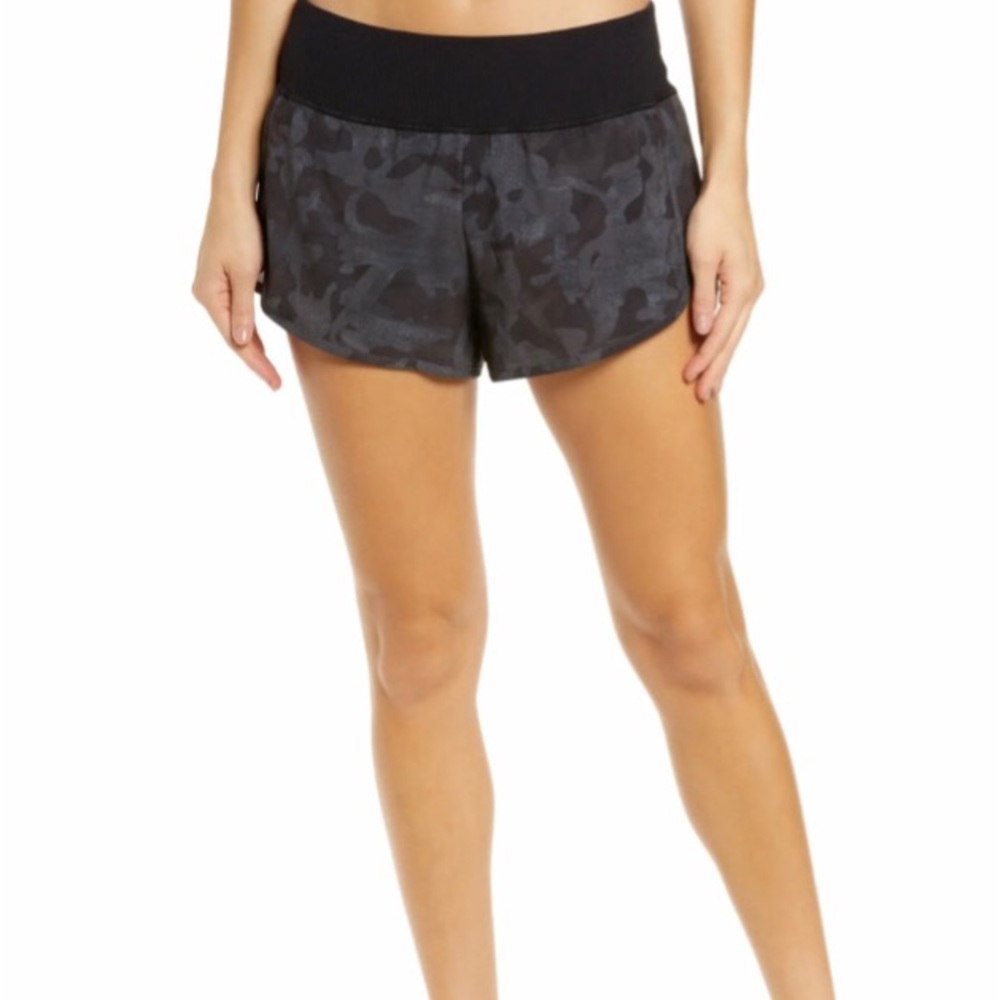 Zella - Gym-Training Shorts - Medium - Camo Black.
